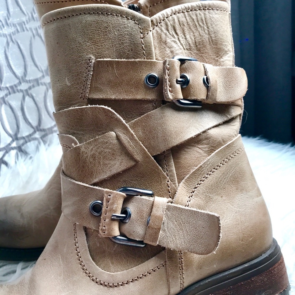 Guess Tan/Camel Leather Strappy Boots 👢‎